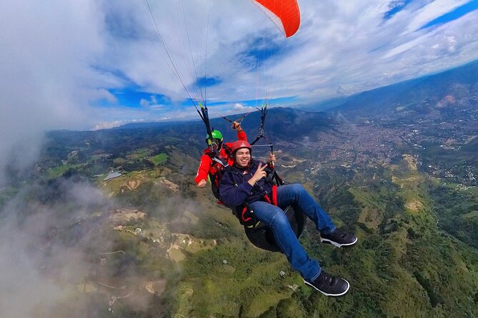 Paragliding flight | Transport option - Pilots who shape the experience