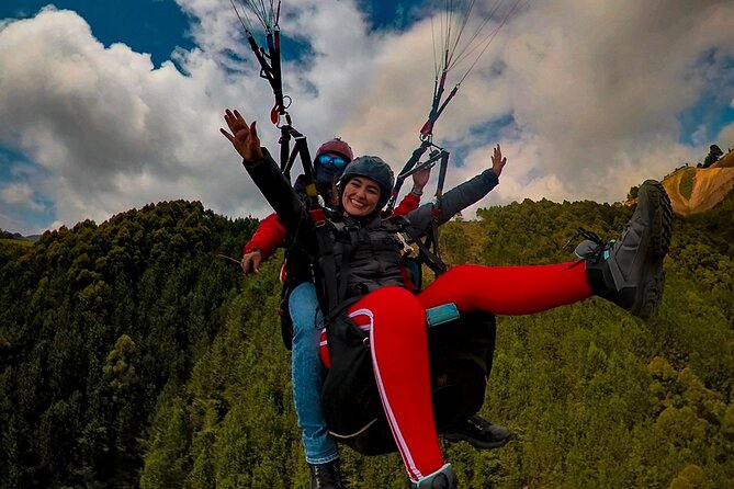 Paragliding flight | Transport option - Safety briefing, harness, and helmet