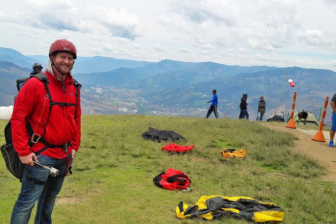 Paragliding in Medellin Includes GoPro and Pick up & Drop off - The guides make the long drive worthwhile
