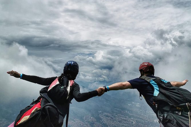 Paragliding in Medellin Includes GoPro and Pick up & Drop off - How safe does the paragliding feel?