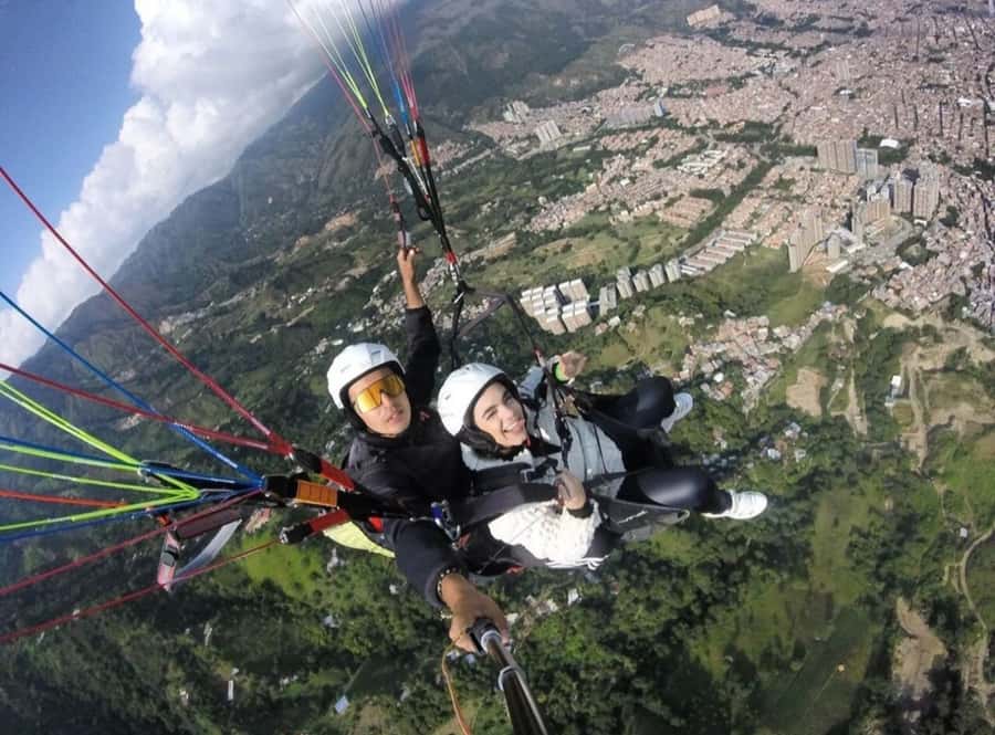 Paragliding Medellin with Transportation and free Videos - Quick facts about the San Félix flight