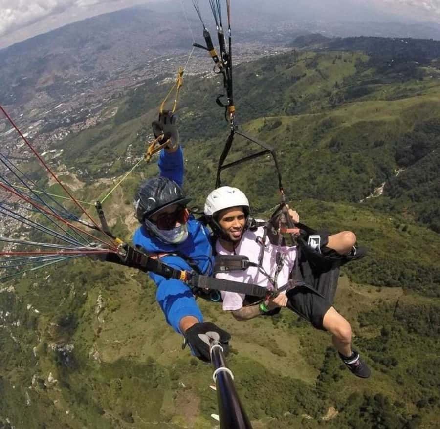 Paragliding Medellin with Transportation and free Videos - What the $124 price includes