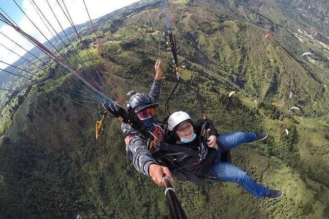 Paragliding over Medellin with HD Video and Pickup - Landing and the ride back