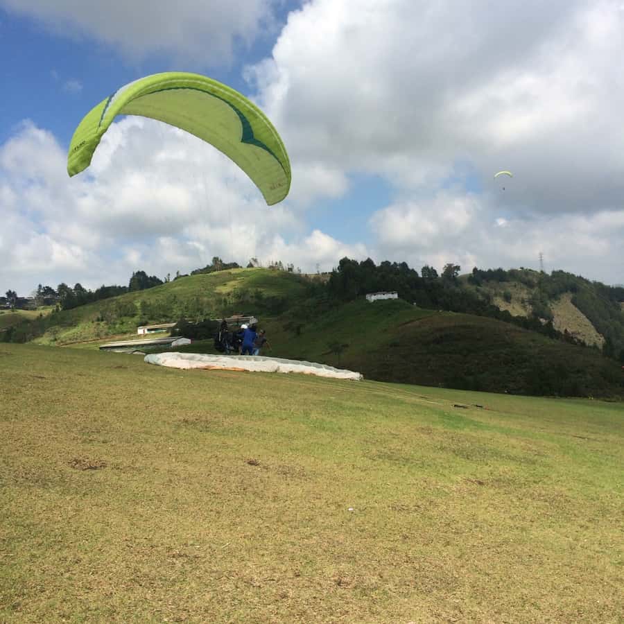 Paragliding the Andes from Medellín - What past service details tell you