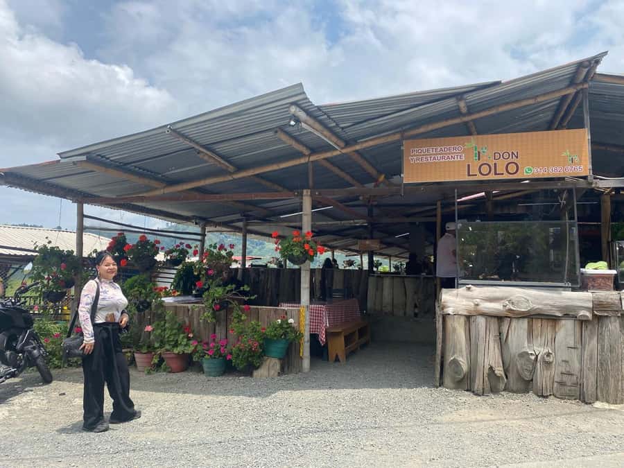 PEREIRA: DAY TREKKING TO WATERFALL + LUNCH AND MOUNTAINEERING COFFEE - Cold pools, cascades, and about 90 minutes by the water