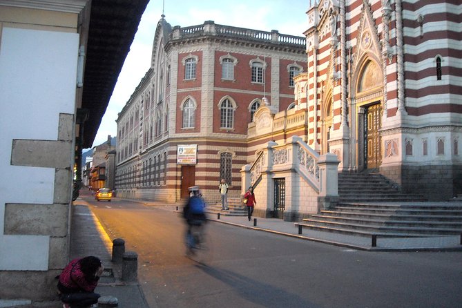 Photography in Bogotá Private Tour. (6 Hrs.) - Plaza de Bolívar and Bogotá’s grander scale