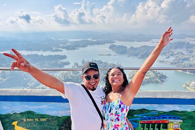 PREMIUM Guatapé Tour: Rock, Luxury boat ride, Meals & Llamas - Lunch near the Guatapé waterfront
