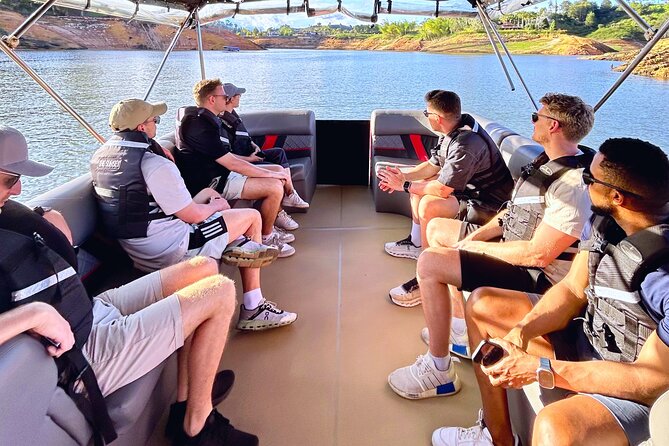 PREMIUM Guatapé Tour: Rock, Luxury boat ride, Meals & Llamas - Guides, language, and group atmosphere