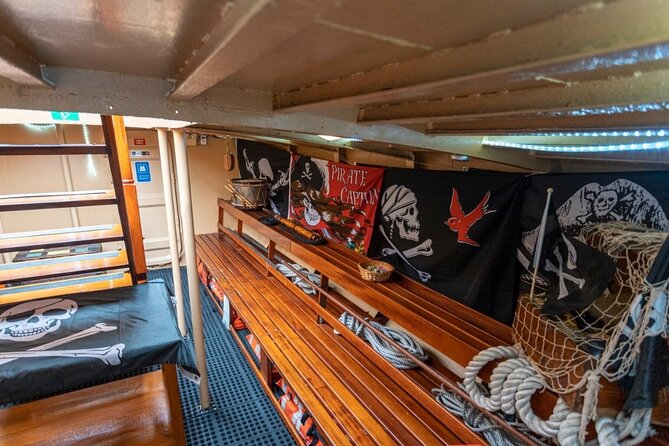 Premium Pirate Beach Adventure, Open sea Rope Swing, Drinks+Lunch - Four hours on Tierra Bomba