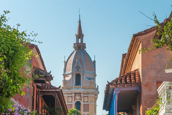 Private Cartagena Walking tour - Passing through the Clock Tower into the old city