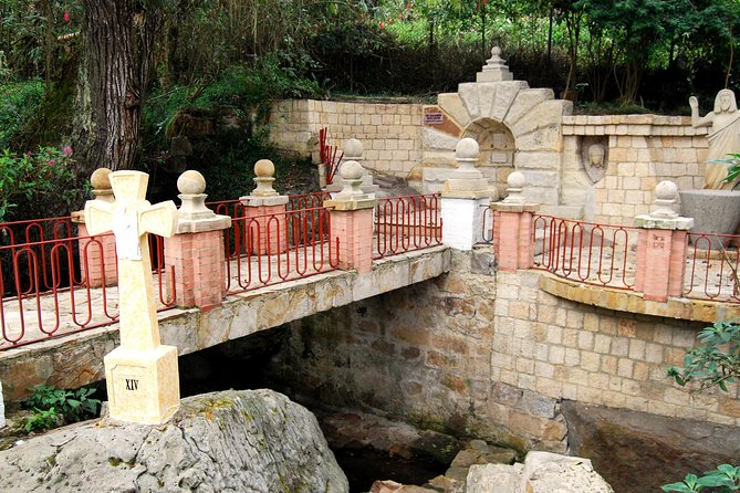 Private Day Trip to Traditional Towns Around Bogotá (9 Hrs.) - What the guide adds to the day