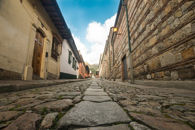 Private Driver Service in Bogota: VIP Private Chauffeur - Planning a four-hour city outing