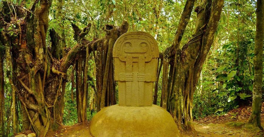 Private Guided Tour in The Archaeological Park - Reaching Alto del Lavapatas