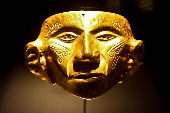 Private Guided Tour of Bogotá's Gold Museum with Transport - The hotel pickup and ride through La Candelaria