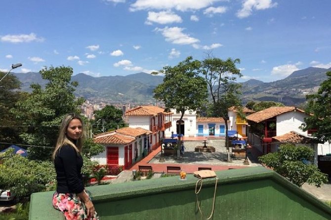 Private half day Medellin tour: meet Fernando Botero´s 23 statues - Plaza Botero and 23 famous bronze figures