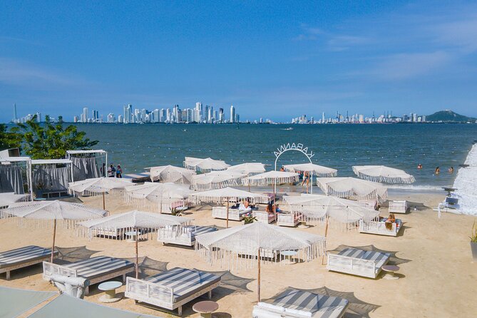 Private island Beach Club Cartagena with food : Club Kabanna - Music, cocktails, and the party mood