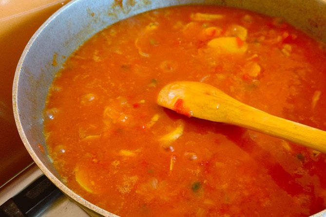 Private Market Tour and Cooking Class in Bucaramanga with a Mother-Son Duo - Timing, meeting point, and practical planning