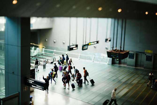 Private Medellín Airport Arrival Transfer: Comfort & Reliability - Drivers, language, and the human side of the service