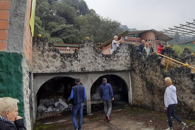 Private Pablo Escobar tour - Starting with the Pablo Escobar mural