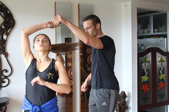 Private Salsa Class and / or Latin Rhythms - What Happens During the 90-Minute Class