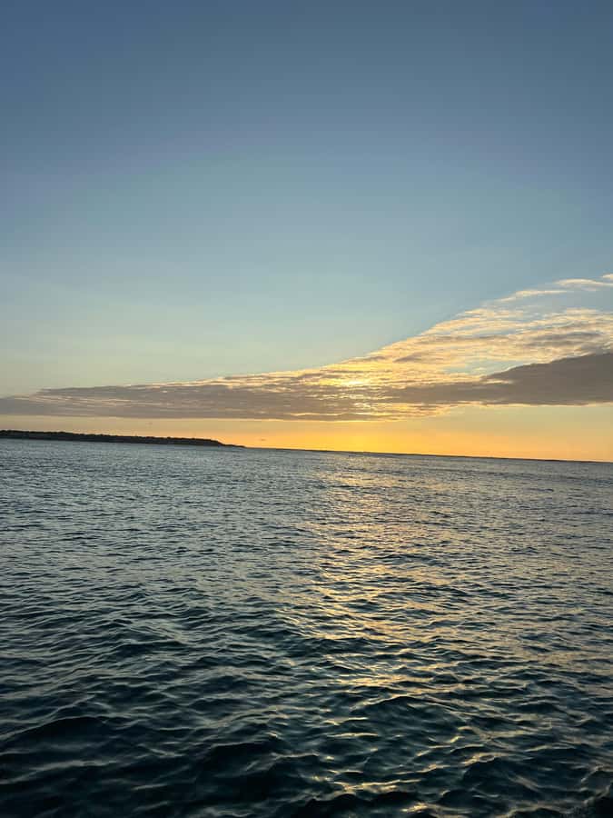 Private sunset: Open Bar Boat Party with Music and Games - Meeting at Pegasus Pier for a smooth start