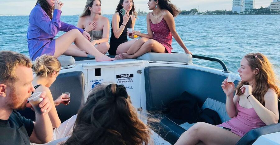 Private sunset: Open Bar Boat Party with Music and Games - Thirty minutes of free time before returning