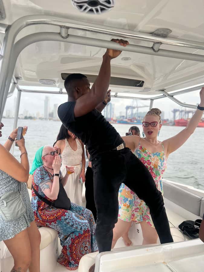 Private sunset: Open Bar Boat Party with Music and Games - Practical details that affect your choice