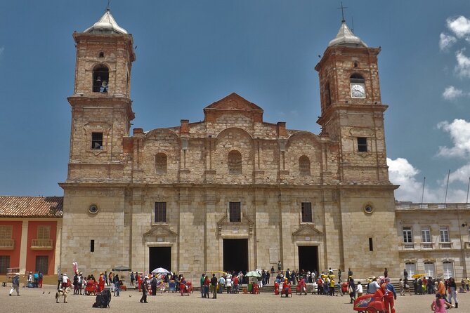 Private Tour Cathedral Sal Zipaquira and Laguna Guatavita - The climb to Laguna de Guatavita
