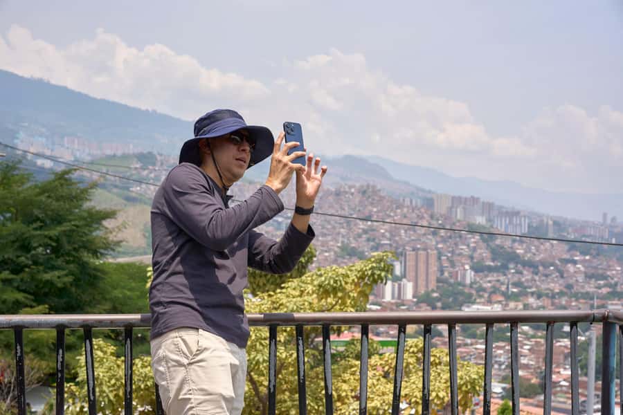 Private Tour Comuna 13 with Cable Car - Reaching the electric escalators