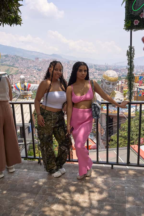 Private Tour Comuna 13 with Cable Car - Price and what you receive for $78