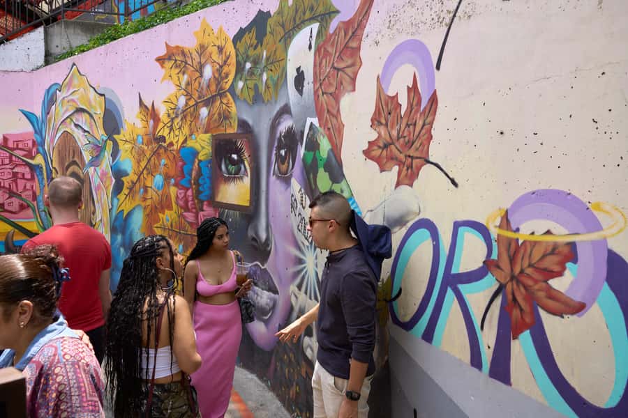 Private Tour Comuna 13 with Cable Car - Practical advice for a better visit