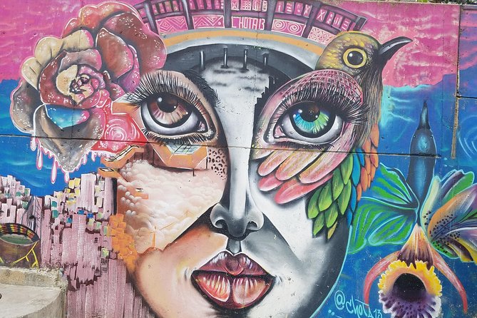 Private Tour Comuna 13 with Cable Car Ride - Key points to know before you book