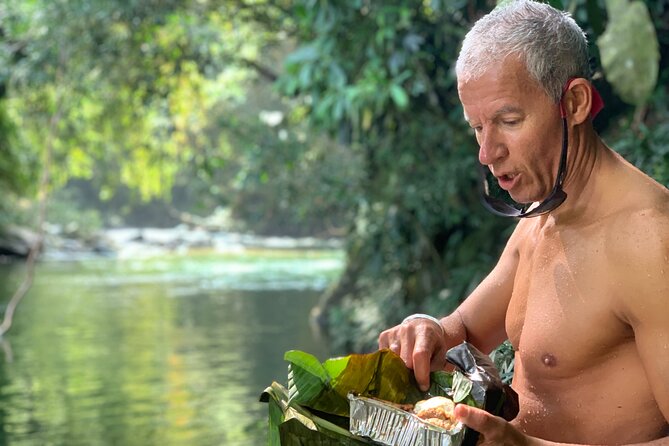 Private tour: hiking to the crystalline MELCOCHO river from MEDELLÍN - From Medellín to Cocorna, the day starts early
