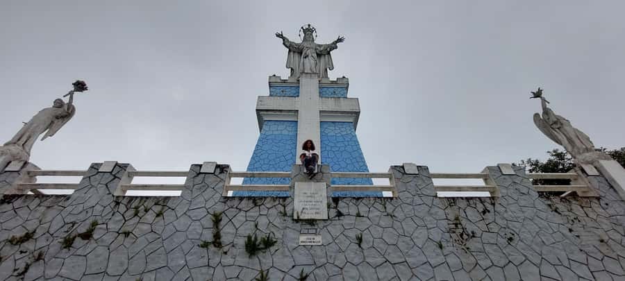 Private Tour on a 1100cc Cruiser Motorcycle - Curving roads and the Yanaconas monument