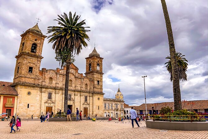 Private Tour: Salt Cathedral and Zipaquirá with Local Experience - A local lunch, with one important package check