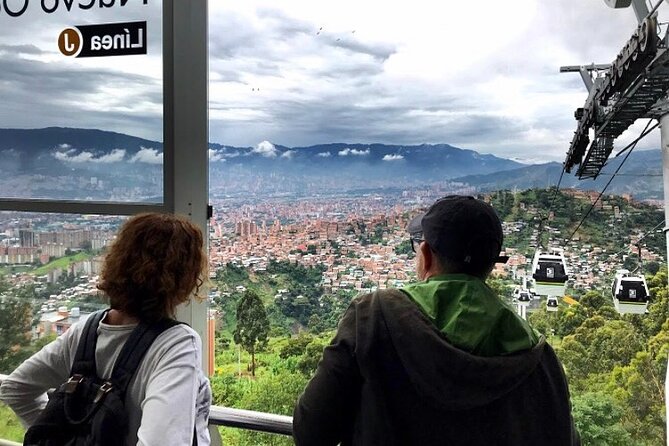 Private Tour to Comuna 13 & Exotic Fruit Market in Medellin! - Los Olivos and the final days of Pablo Escobar