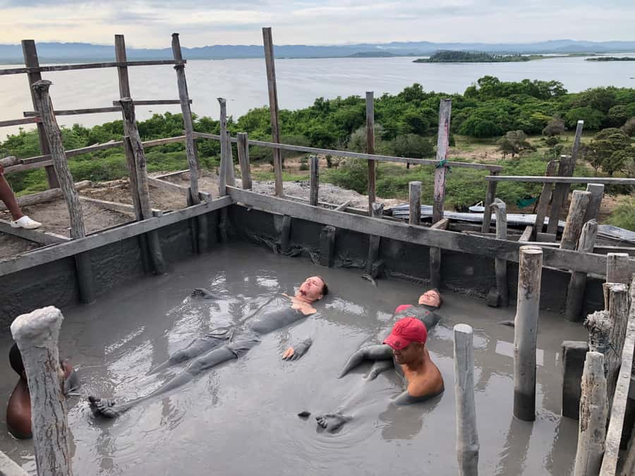 Private tour to the mud volcano - Arepas, empanadas, and a place to change
