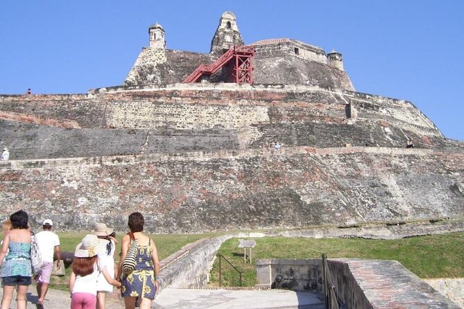 Private Transfer from Airport to Hotels in Cartagena - The short ride through Cartagena