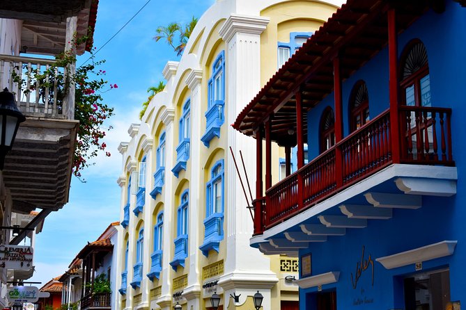 Private transportation from Santa Marta city to Cartagena - Vehicle choices for couples, families, and larger groups
