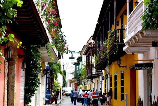 Private transportation from Santa Marta city to Cartagena - Santa Marta hotel pickup and the first few minutes