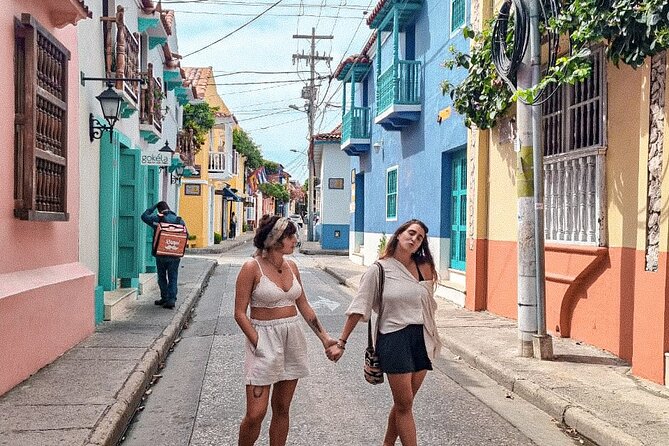 Private Walking Tour in Walled City and Getsemani Cartagena - Getsemaní, arepa with egg, and raspao
