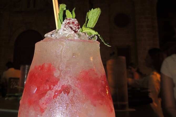 Pub Crawl - Cocktails, language help, and the value of included drinks