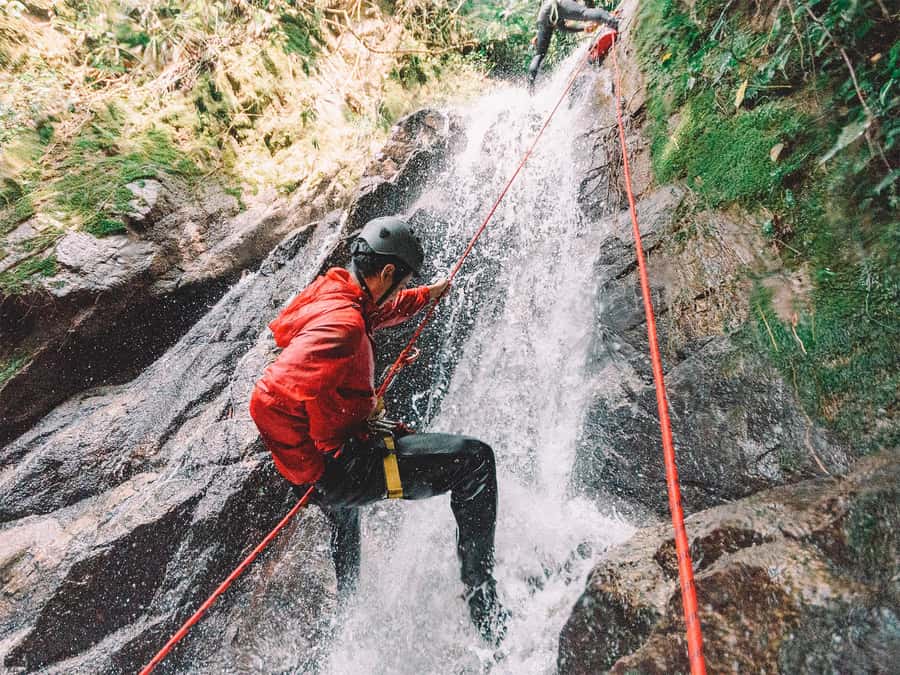 Rappel tour from Medellin. Transport by car or motorcycle - Lunch with a view and coffee from nearby farms
