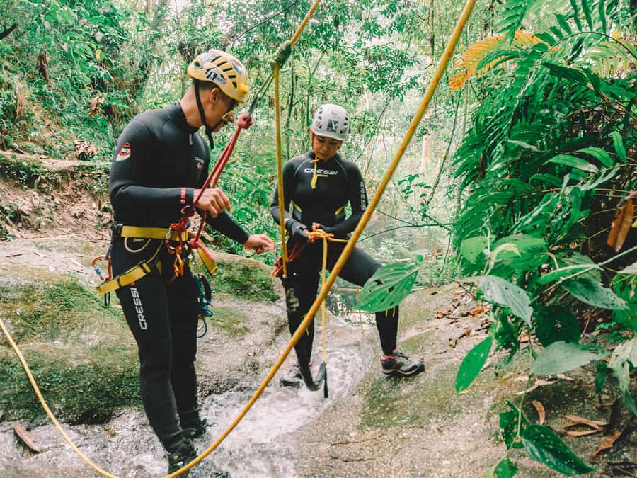 Rappel tour from Medellin. Transport by car or motorcycle - Timing, group size, and practical comfort