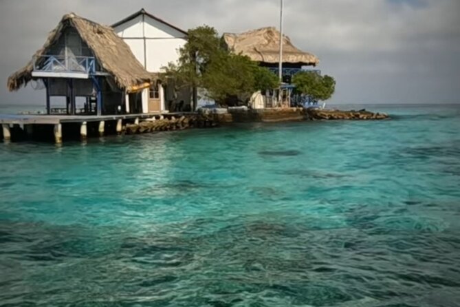 Rosario Islands and Playa Blanca Tour with Snorkeling or Aquarium - Key things to know before booking
