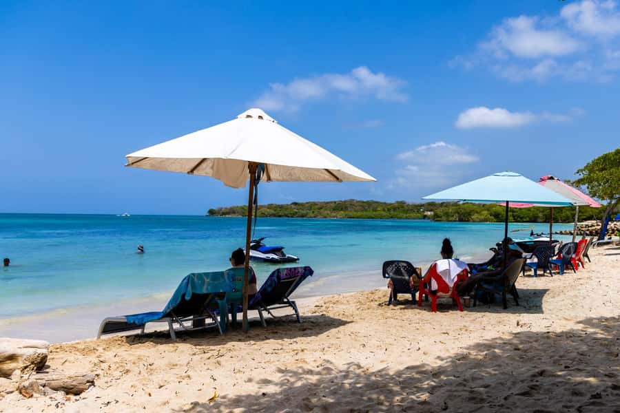 Rosario Islands -Barú : Agua Azul Beach, with lunch - The Ten-Minute Boat Ride to Playa Agua Azul
