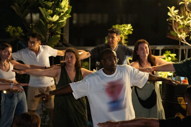 Salsa & Bachata Nightlife Tour in Medellín with a Local Dancer - Who Should Book This Dance Tour?