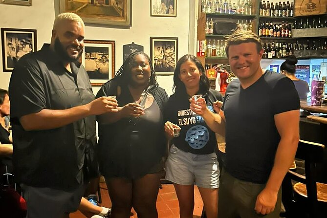 Salsa Bar Hopping in Cali - La Colina Tertuliadero: an easy start in San Antonio