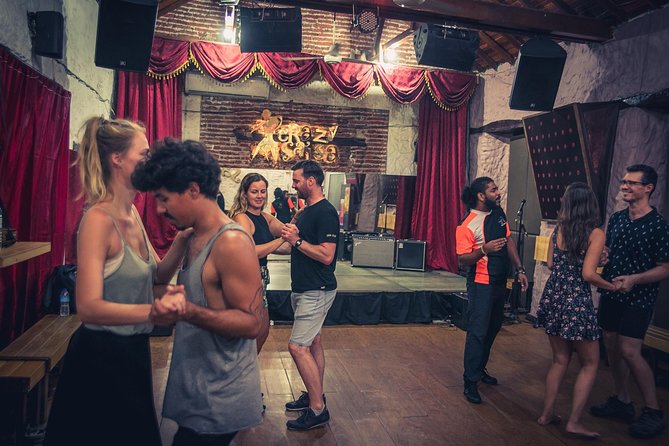Salsa Tour in Cartagena with admission Ticket to Café Havana - Moving from class to Getsemaní bars