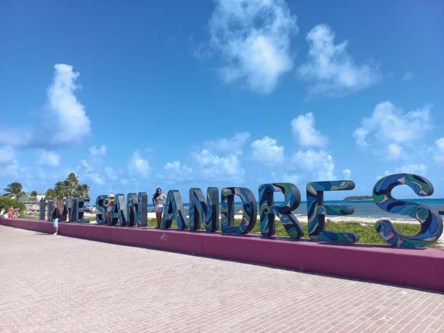 SAN ANDRES: Island Tour by Chiva + Hoyo Soplador - Should you book the Chiva Island Tour?